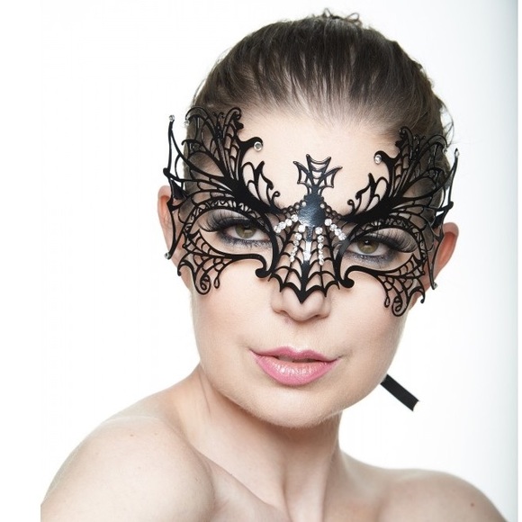 Ferral Laser Cut Masquerade Mask