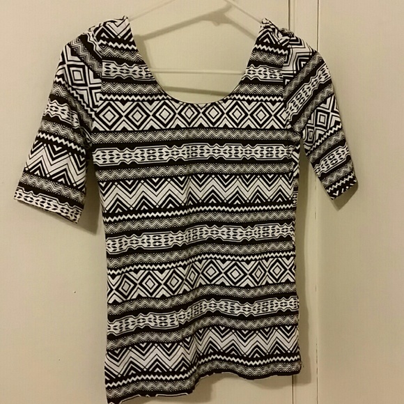 BNWOT Aztec Print Quarter Sleeve Top