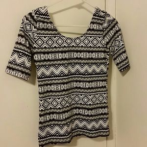 BNWOT Aztec Print Quarter Sleeve Top