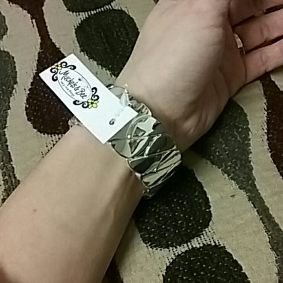 Muckle and Bee braclet. Brand New - Picture 1 of 3