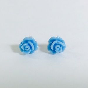 💙Small Blue Rose stud earrings
