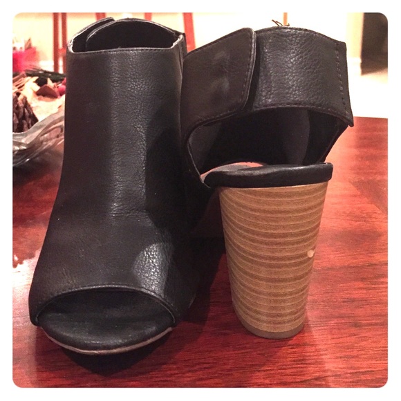 Black open toe bootie with stacked heel
