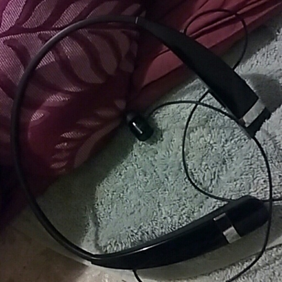 LG Wireless Head Phones