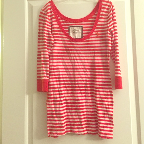 3/4 sleeved Abercrombie & Fitch shirt