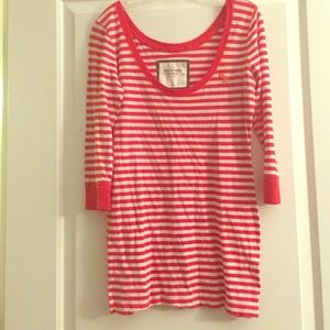 3/4 sleeved Abercrombie & Fitch shirt