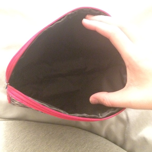 NWOT makeup bag - Picture 2 of 2