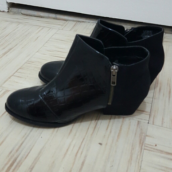 HM Booties - Picture 2 of 4