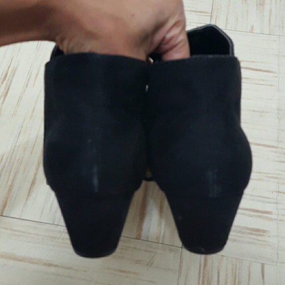 HM Booties - Picture 3 of 4
