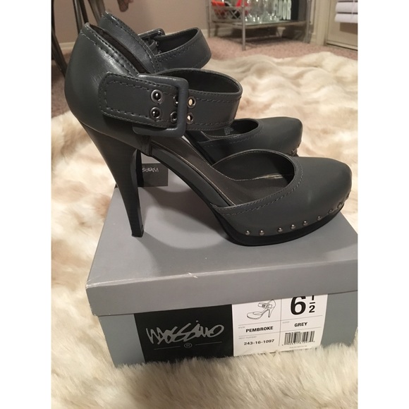 Mossimo Grey Pembroke Snip-Toe Pumps