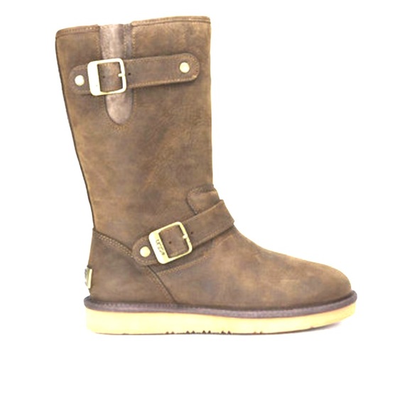 ON SALE- 2 hrs only Women's brown Uggs