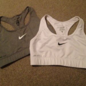 Nike pro sports bras... On hold for @juliaeck