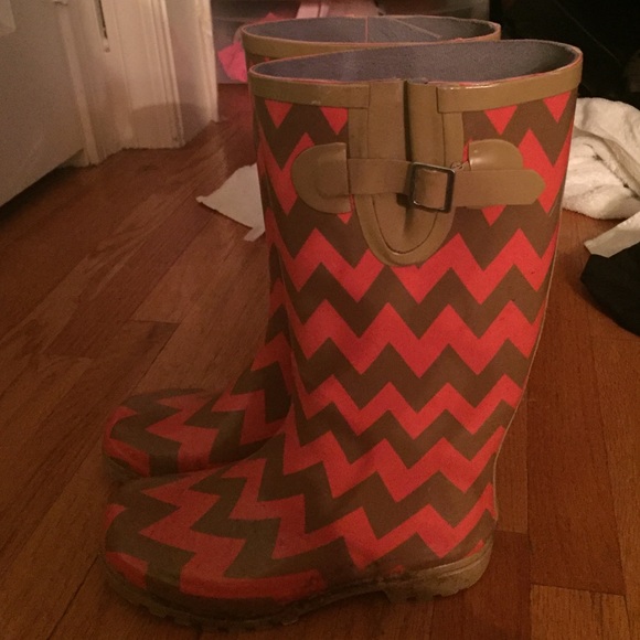 Chevron rain boots