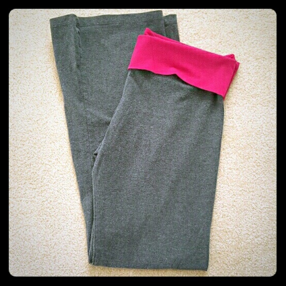 Victoria's Secret Pants - Victoria's Secret Pink & Gray Yoga Pants Size L