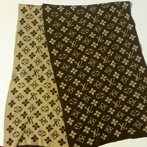 Two tone Louis Vuitton  scarf