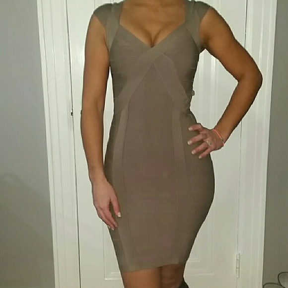 Guess bandage dress with cutout out back - Picture 4 of 4
