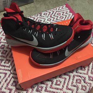 New men's Nike basketball shoes