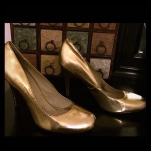 2 pairs for $10🎉Gold& Royal Blue Platform pumps😱