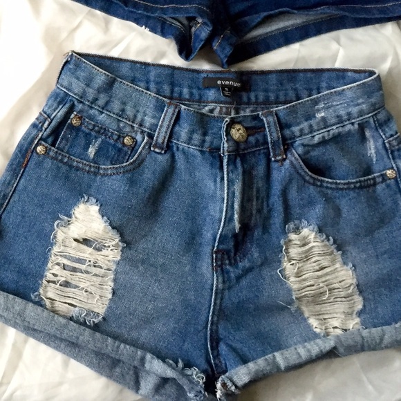 Pants - evenue highwaisted shorts