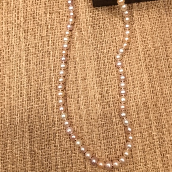 Pearl necklace with silver clasp