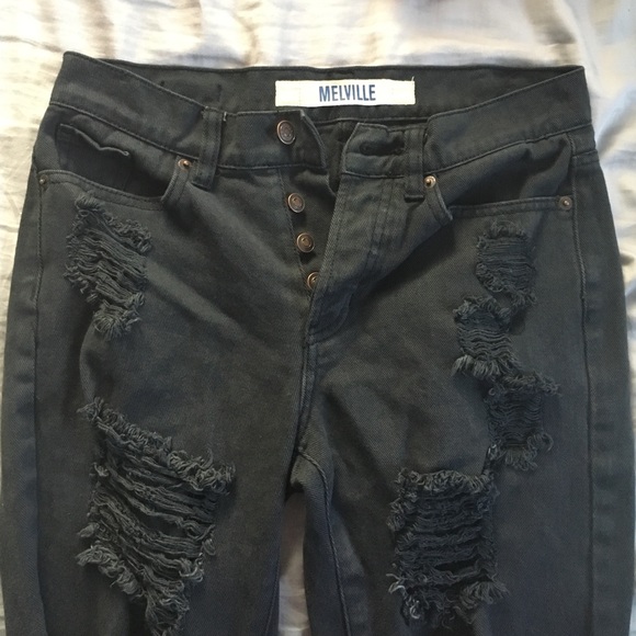Brandy Melville Ripped Boyfriend Jeans