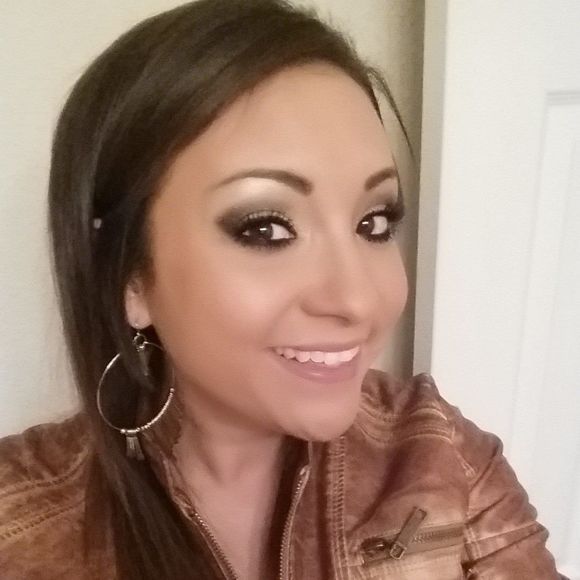 Meet your Posher, Melissa