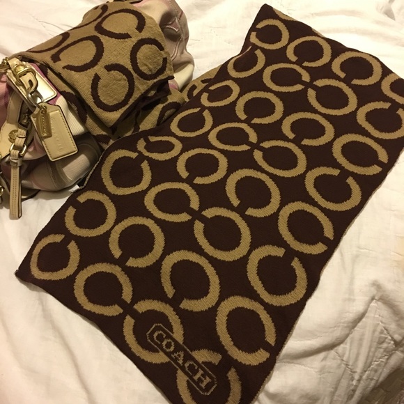Coach scarf NWT