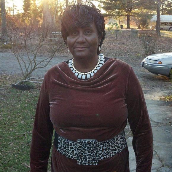 Meet your Posher, Loretta