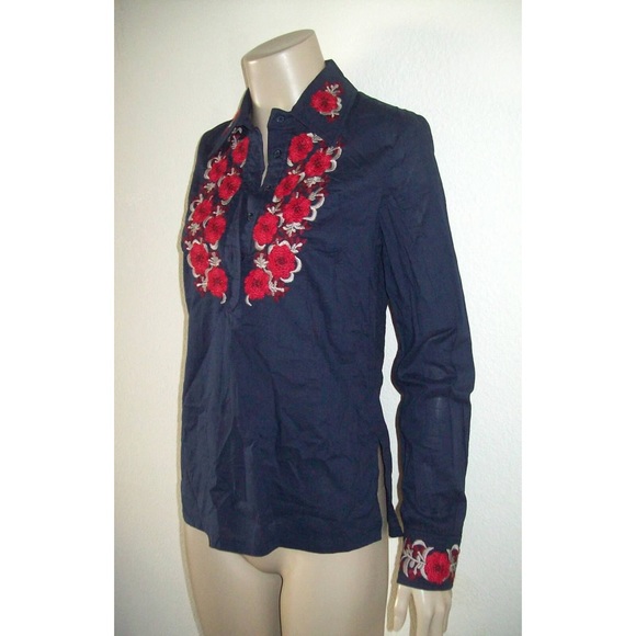 🚫SOLD🚫 Navy Blue Red Floral Embroidered Slit Top - Picture 3 of 4