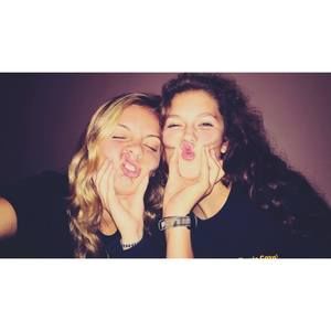 Meet your Posher, Kayla