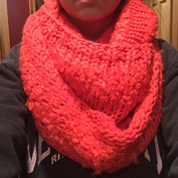 Loft infinity scarf. Coral/orange