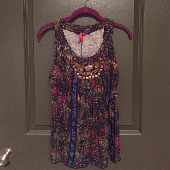 Multicolor sleeveless blouse with beading detail