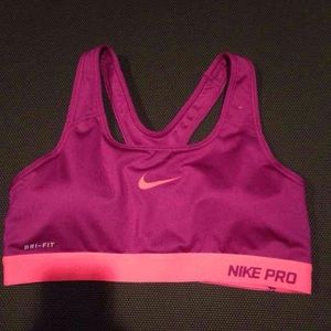 M NIKE sports bra