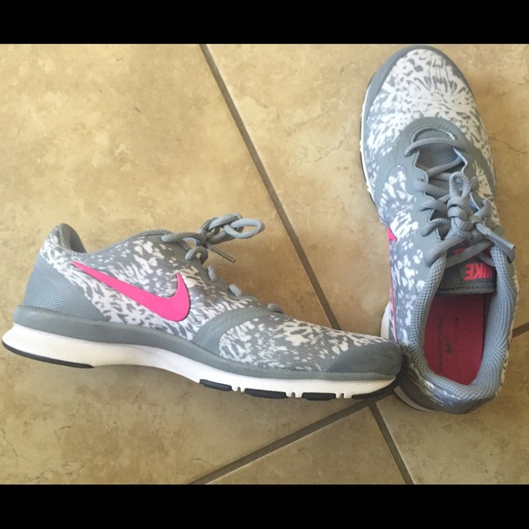 Nike grey and pink used 1x size 9 excellent cond