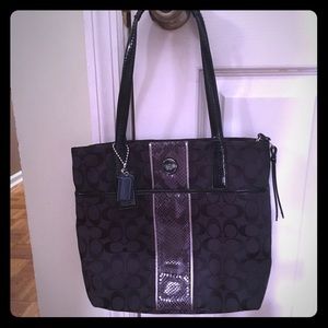 Coach Signature Python Stripe bag like new