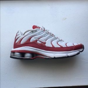 White and red Nike shox