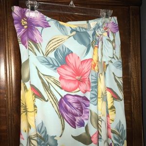 🌺🌺Hawaiian print pale blue tropical print skirt.