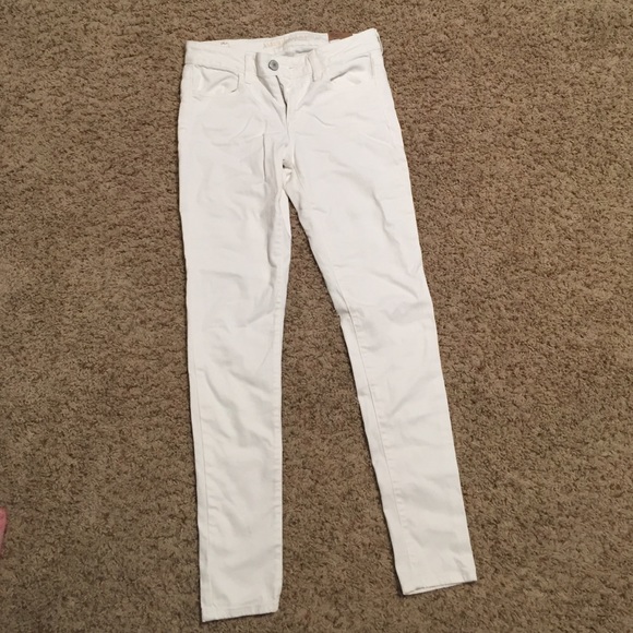 White skinny jeans