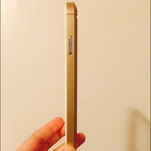 🆕📱 Gold iPhone 6 Case