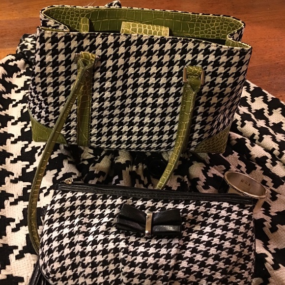 Stylish houndstooth purse
