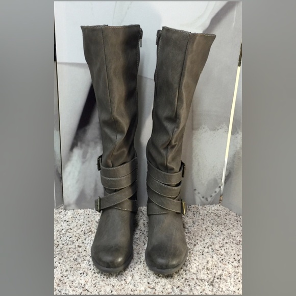 SOLD Mossimo Boots - Picture 3 of 3