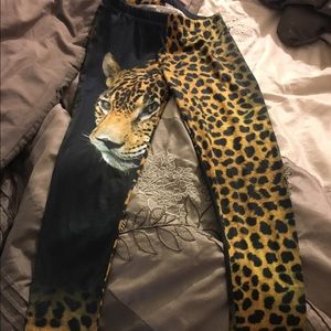 Unique leopard face legging