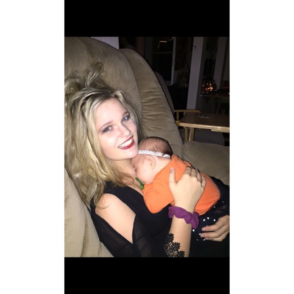 Meet your Posher, Brooke - Picture 1 of 1