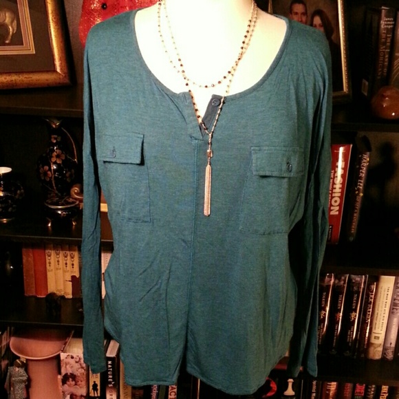 Kensie Tops - Kensie double pocket shirt