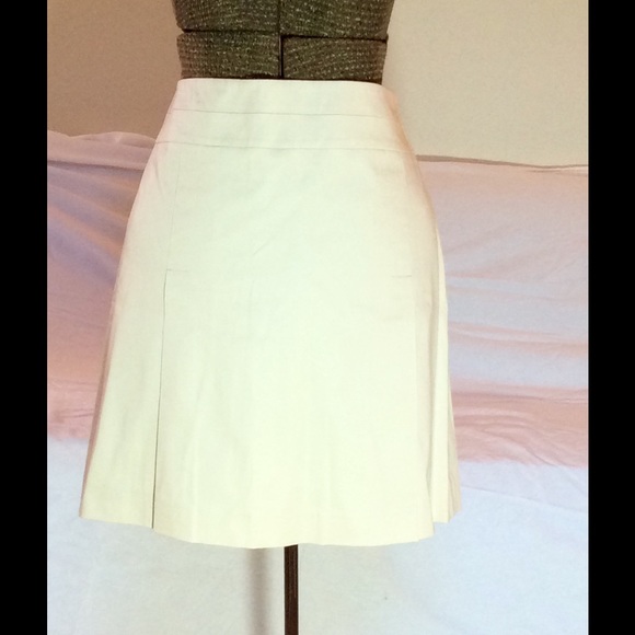 Banana republic skirt. Tank sold separately.