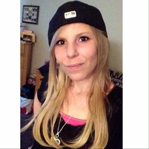 Meet your Posher, Dina