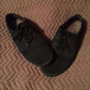Men's Toms shoes