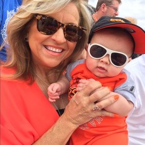 Meet your Posher, Debbie