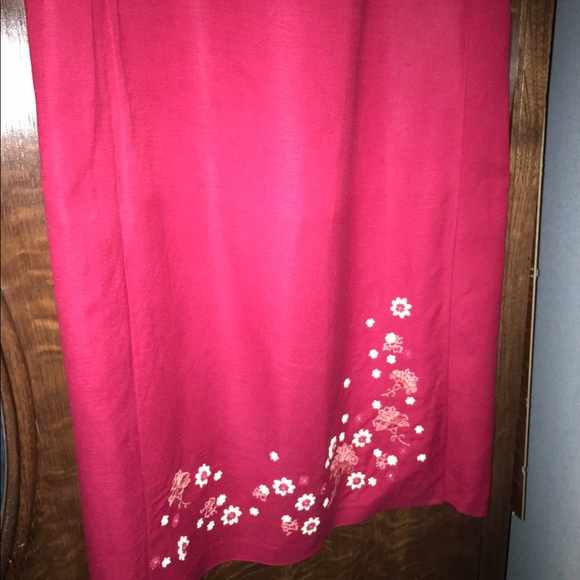 🌺🌺 PRICE REDUCTION🌺🌺 Red wrap skirt. Gorgeous!