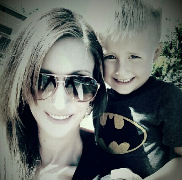 Meet your Posher, Lisa - Picture 2 of 2