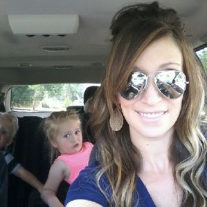 Meet your Posher, Lisa